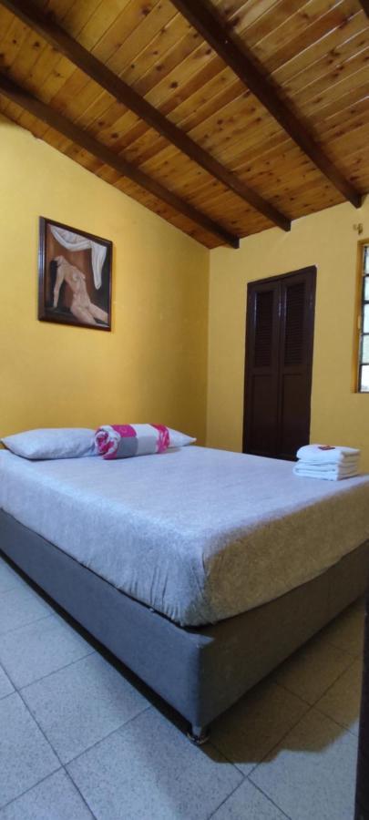 La Casona Hostel Guatapé Exteriör bild
